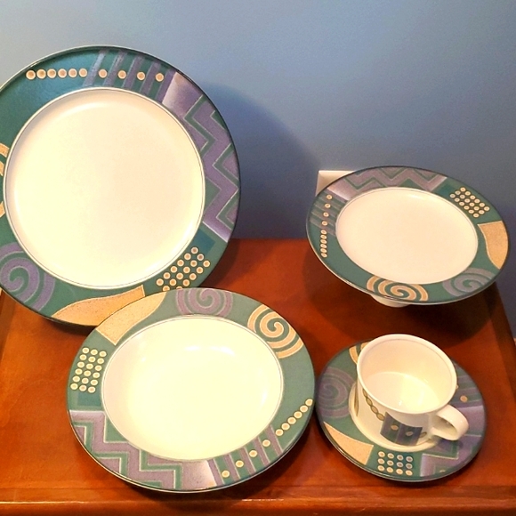 Mikasa Intaglio Lifestyle 5 pc Place Setting - Picture 3 of 12